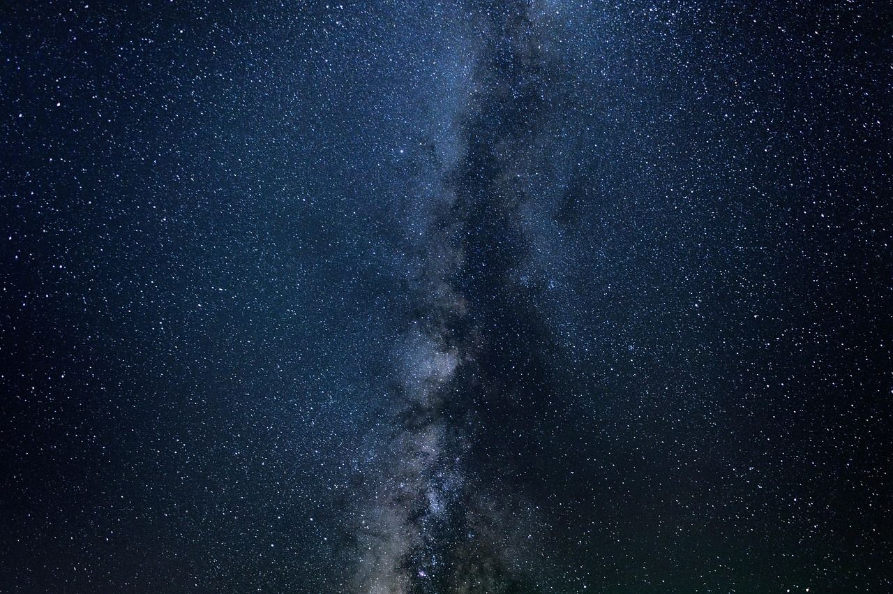 découvrez tout sur l'observation des étoiles : conseils pour débutants, meilleurs moments et astuces pour admirer le ciel étoilé et reconnaître les constellations.