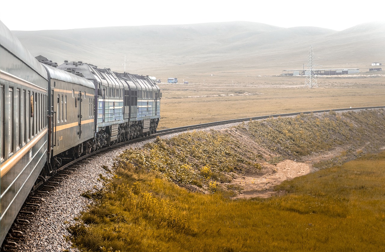 découvrez le célèbre yellow train, une expérience touristique unique à bord d’un train jaune traversant les paysages époustouflants des pyrénées françaises. parfait pour les amoureux de la nature et de l’histoire.